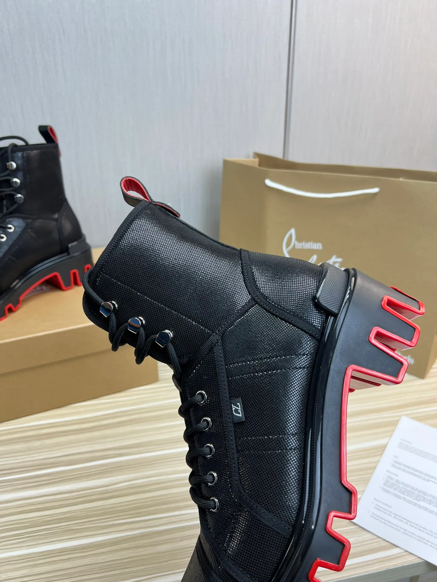 Men's shoes 💰820💰 CL popular red-soled boots 🆑1:1 original mold opening. Official website updated simultaneously ~ Christian* Louboutin, imported cowhide leather upper + water-dyed cowhide lining, original thick red sole, wear-resistant and non-slip ⬆️ Full set of counter packaging 🎁38-45 (38.45 custom-made, non-refundable)